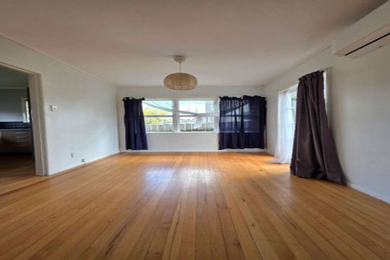 Photo of property in 9 Reiman Street, New Lynn, Auckland, 0600