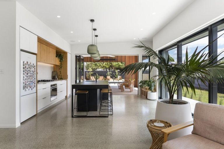 Photo of property in 221 Sylvia Road, Whangamata, 3620