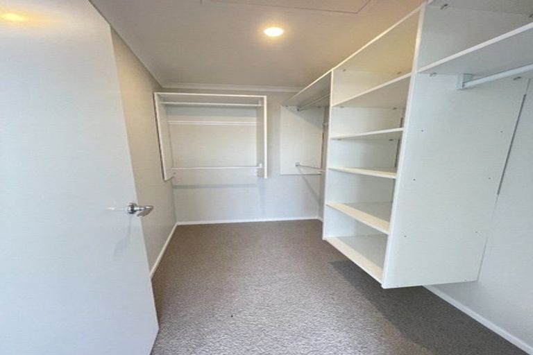 Photo of property in 20 Onekura Street, Red Beach, 0932