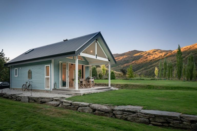 Photo of property in 37 Bluff Lane, Gibbston, Queenstown, 9371