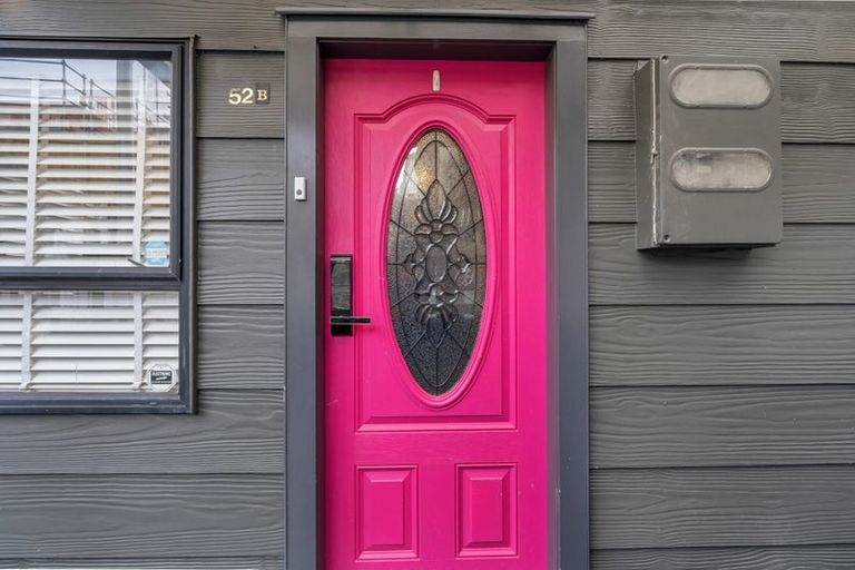 Photo of property in 2/52 Stanley Road, Glenfield, Auckland, 0629