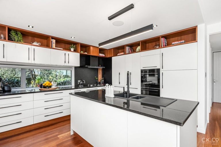 Photo of property in 11 Parkwood Grove, Trentham, Upper Hutt, 5018