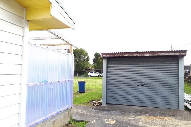 Photo of property in 67 View Road, Henderson, Auckland, 0612