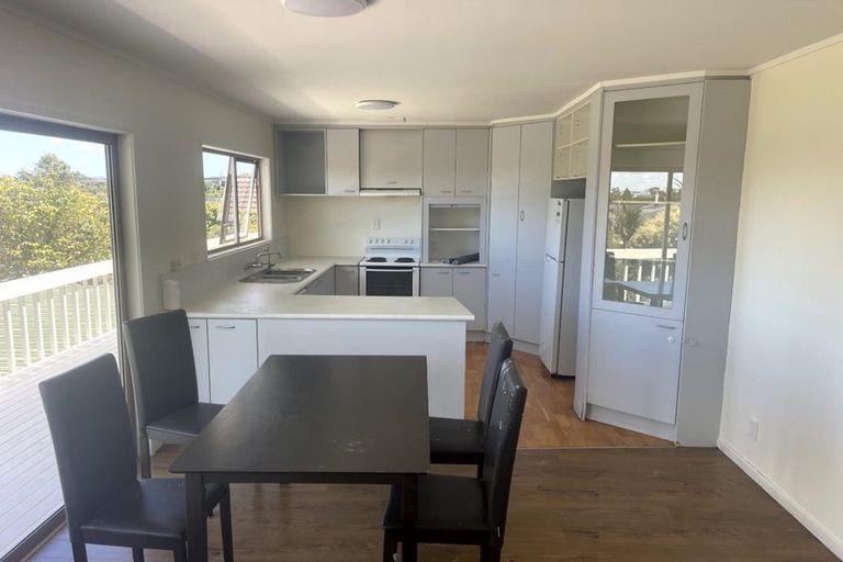 Photo of property in 63 Chelsea View Drive, Chatswood, Auckland, 0626