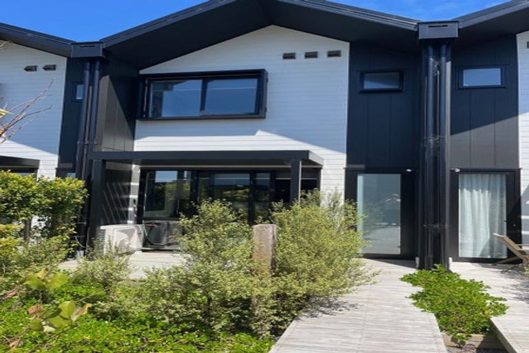 Photo of property in 4b Nerita Place, Long Bay, Auckland, 0630