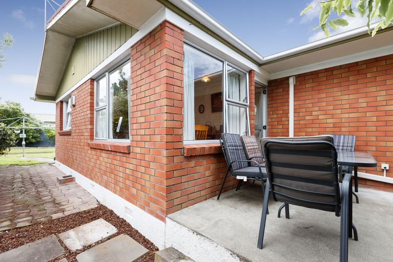 Photo of property in 53 Abraham Crescent, Milson, Palmerston North, 4414