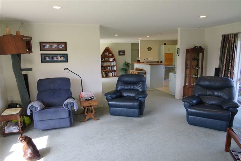 Photo of property in 14 Cobham Lane, Whitianga, 3510
