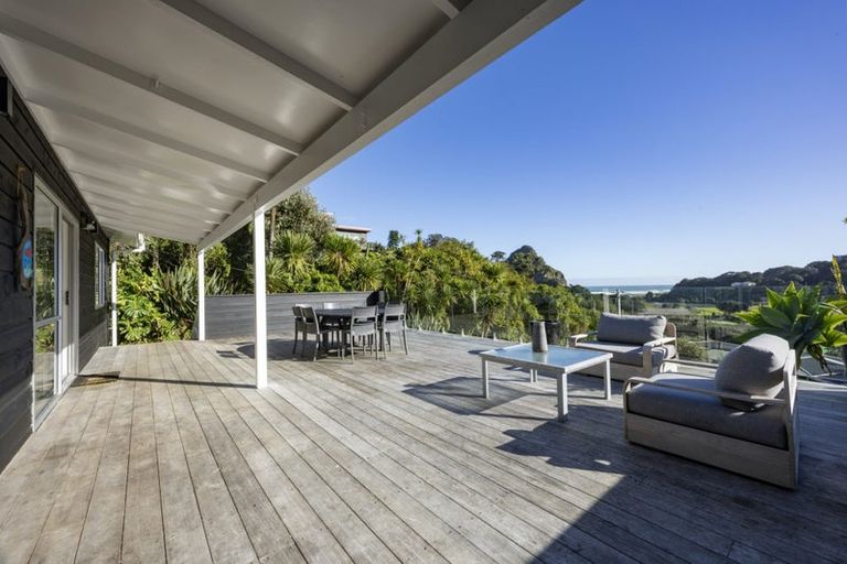 Photo of property in 22 Beach Valley Road, Piha, 0772