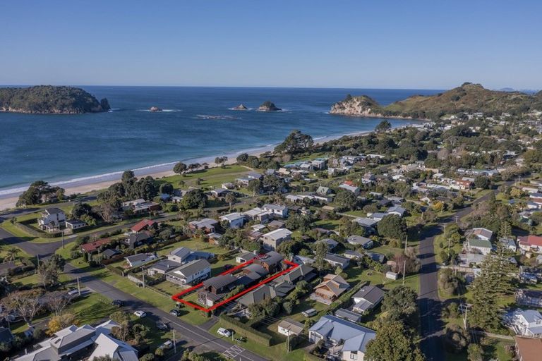Photo of property in 17 Hahei Beach Road, Hahei, Whitianga, 3591