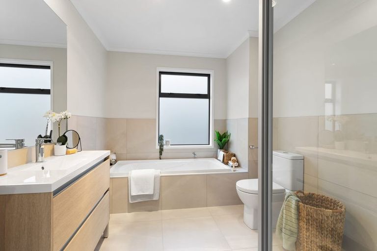 Photo of property in 10/4 Matimati Place, Hobsonville, Auckland, 0616