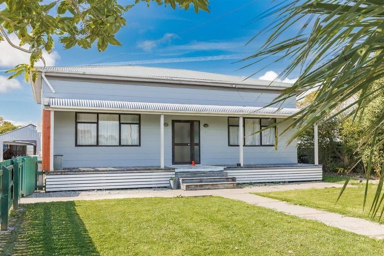 Photo of property in 95 Queen Street, Westport, 7825