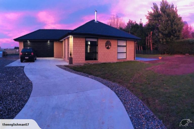 Photo of property in 19 Ruru Place, Oxford, 7430