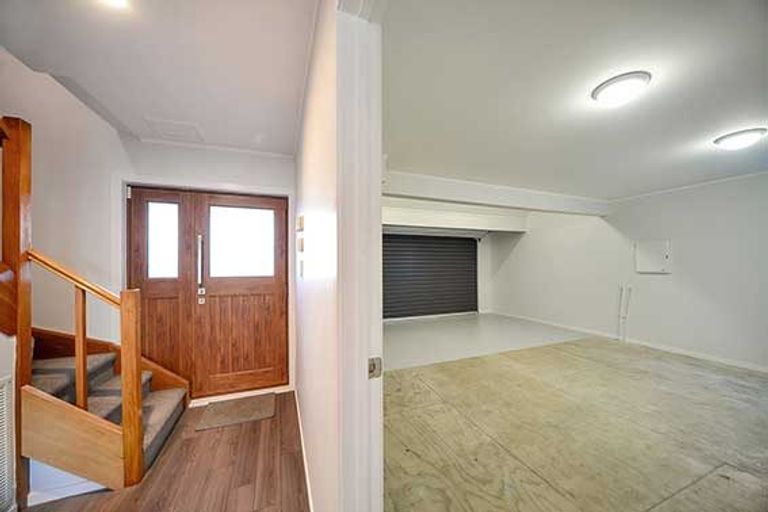 Photo of property in 74 Queen Street, Northcote Point, Auckland, 0627