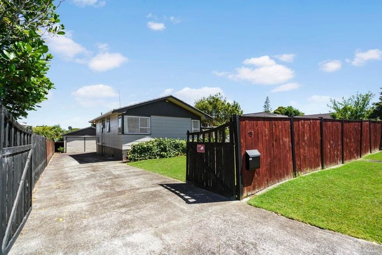 Photo of property in 15 Waari Avenue, Sunnyvale, Auckland, 0612