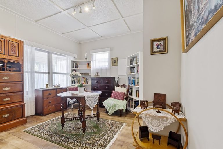 Photo of property in 18 Lane Road, Weymouth, Auckland, 2103