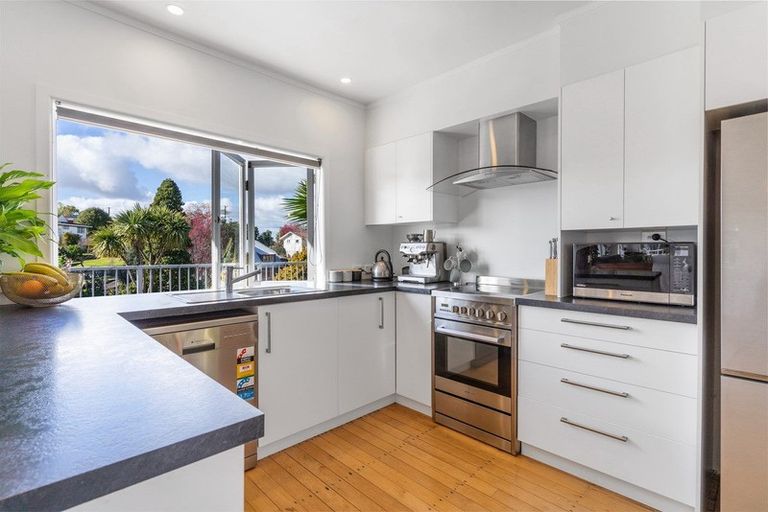 Photo of property in 2 Lees Way, Otumoetai, Tauranga, 3110