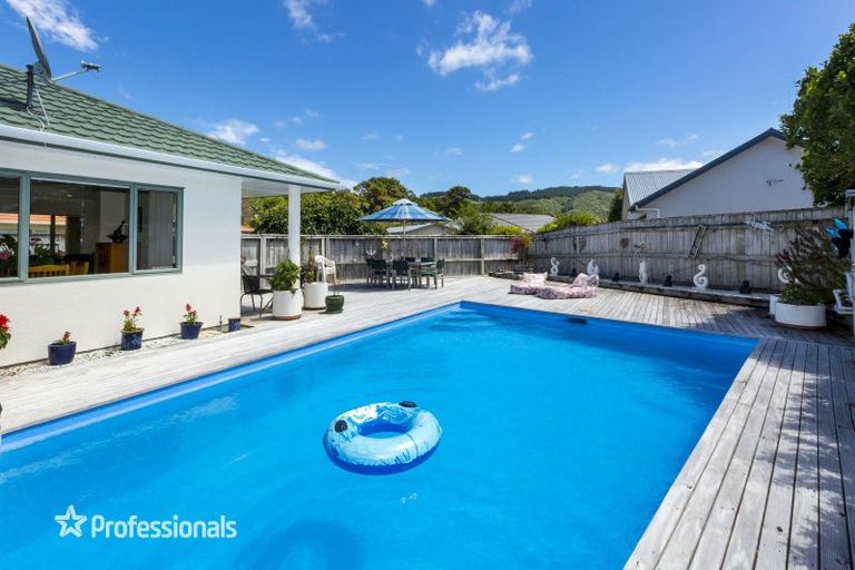 Photo of property in 8 Carlow Grove, Birchville, Upper Hutt, 5018