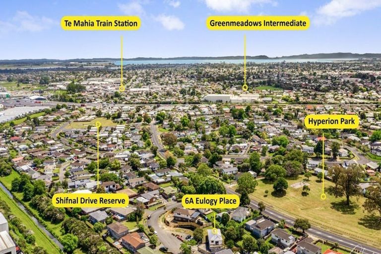 Photo of property in 1/6 Eulogy Place, Randwick Park, Auckland, 2105