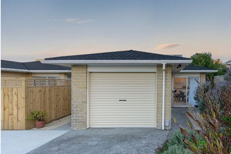 Photo of property in 18a Anthony Grove, Paraparaumu Beach, Paraparaumu, 5032