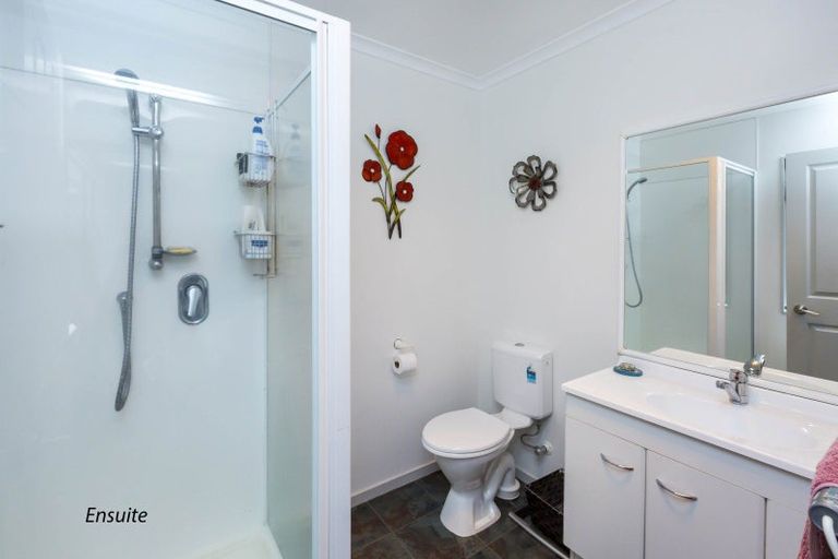 Photo of property in 8 Carlow Grove, Birchville, Upper Hutt, 5018