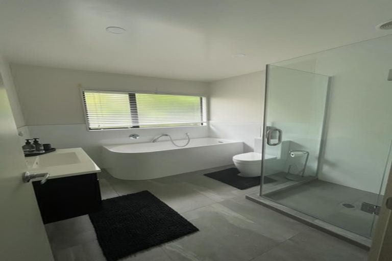 Photo of property in 15 Mcdowell Crescent, Hillcrest, Auckland, 0627