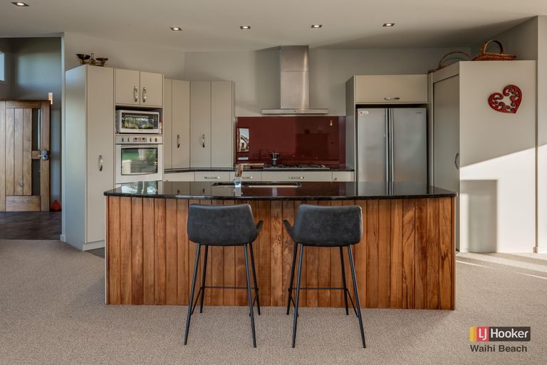 Photo of property in 111 Koutunui Road, Athenree, Katikati, 3177