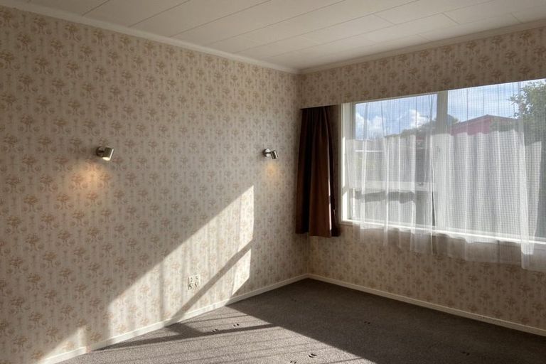 Photo of property in 16 Huatoki Street, Vogeltown, New Plymouth, 4310