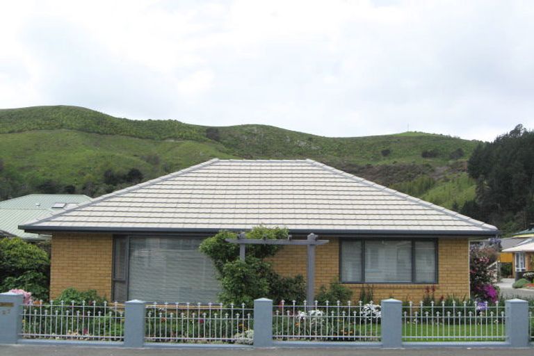 Photo of property in 27 Tasman Street, The Wood, Nelson, 7010
