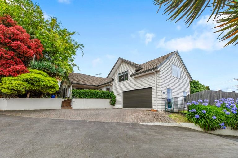 Photo of property in 15a Otumoetai Road, Judea, Tauranga, 3110