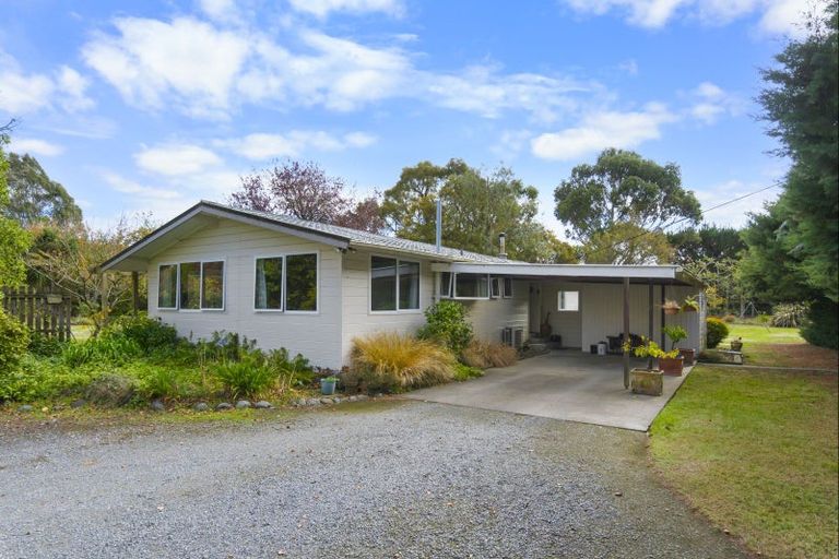 Photo of property in 978 Weedons Ross Road, West Melton, Christchurch, 7671