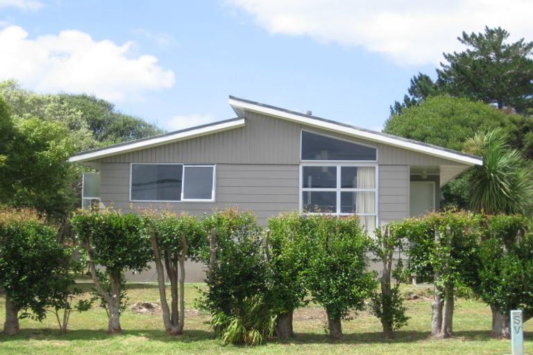 Photo of property in 22 Dakota Avenue, Beach Haven, Auckland, 0626
