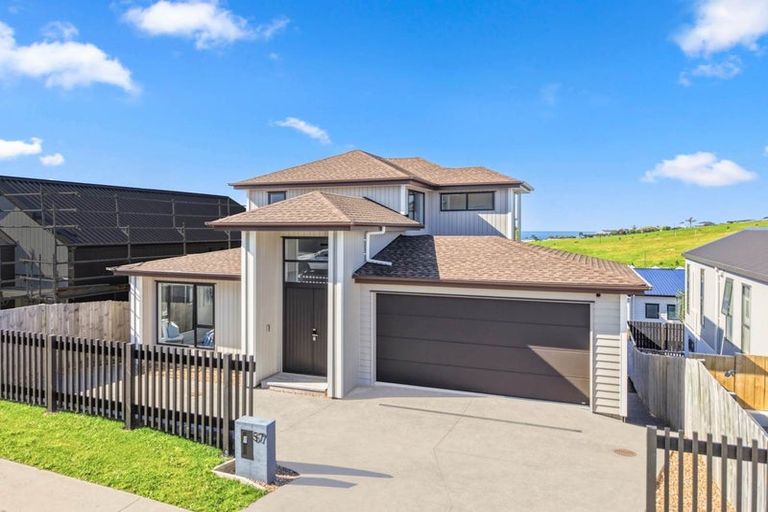 Photo of property in 57 Matangi View Drive, Orewa, 0931