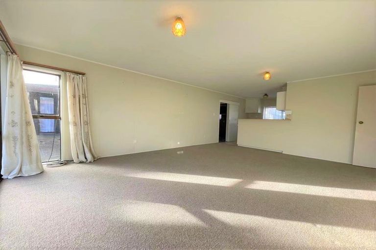 Photo of property in 1/30 Ballater Place, Highland Park, Auckland, 2010