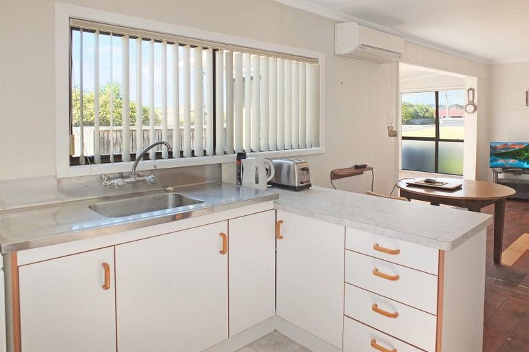 Photo of property in 90 Seabury Avenue, Foxton Beach, Foxton, 4815