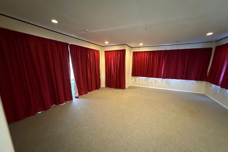 Photo of property in 3 Newcastle Street, Hokowhitu, Palmerston North, 4410