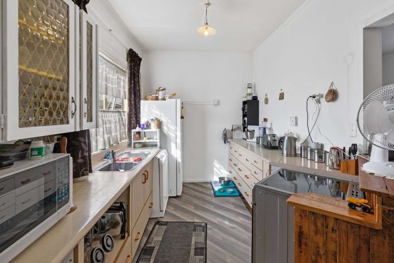 Photo of property in 18 Cook Street, Foxton, 4814