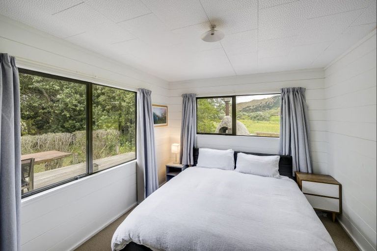 Photo of property in 106 Tiakitai Road, Waimarama, Havelock North, 4294