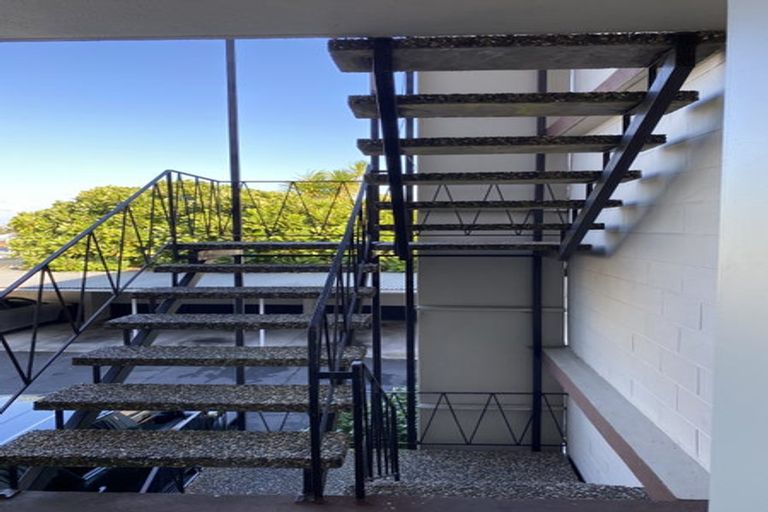 Photo of property in 6/8 Western Springs Road, Morningside, Auckland, 1021