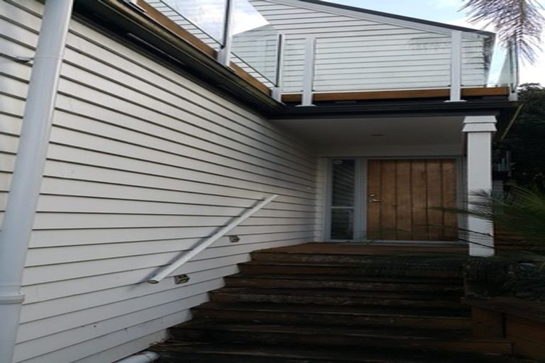 Photo of property in 121a Hobsonville Road, West Harbour, Auckland, 0618