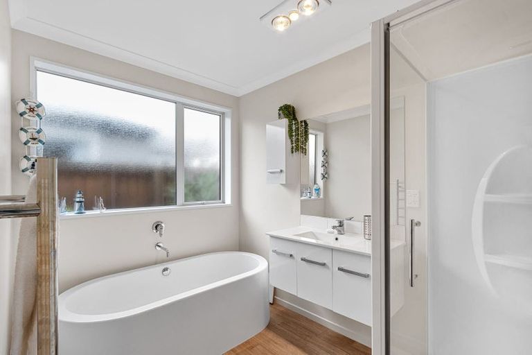 Photo of property in 15 Hodgkinson Road, Pegasus, 7612