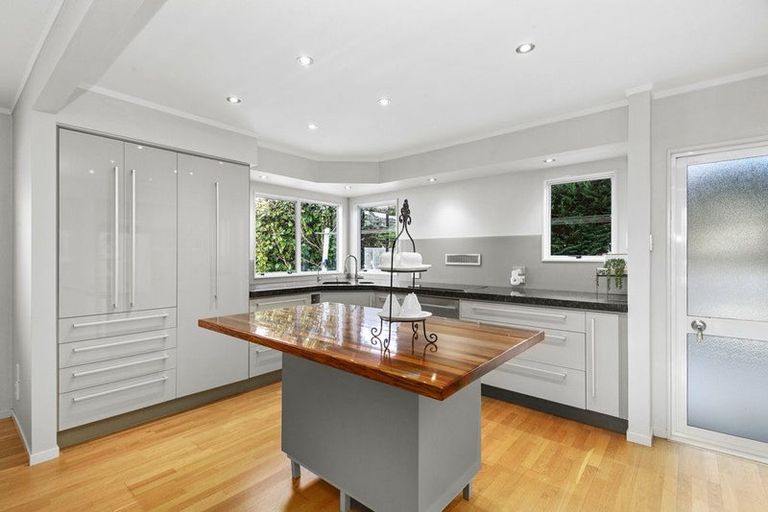 Photo of property in 2/9 Tawa Street, Tawa, Wellington, 5028