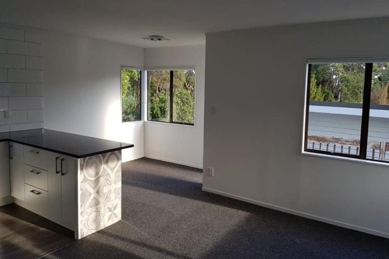 Photo of property in 20 Thistledew Place, Bayview, Auckland, 0629
