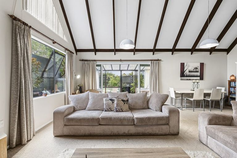 Photo of property in 9a Tamati Place, Merrilands, New Plymouth, 4312