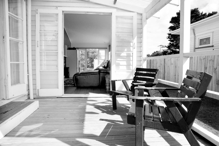 Photo of property in 20 Racecourse Road, Waiuku, 2123