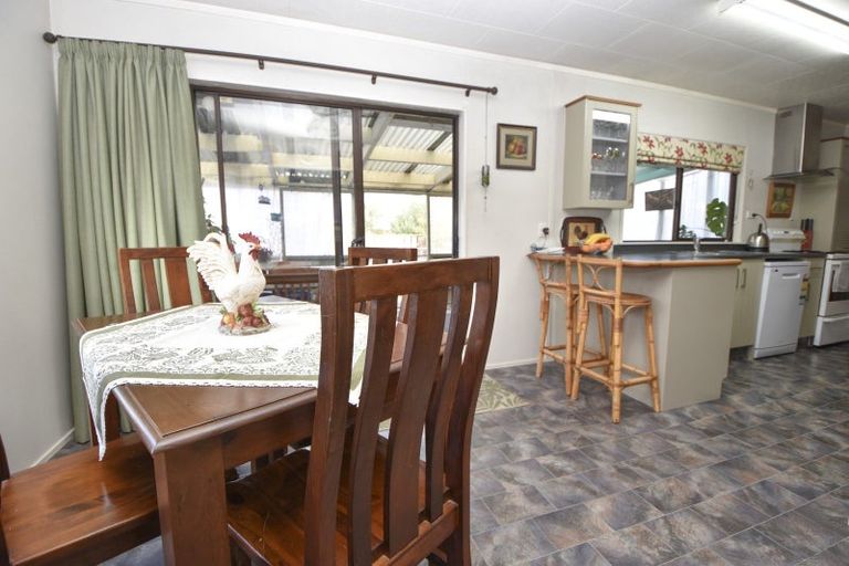 Photo of property in 250b High Street North, Carterton, 5713