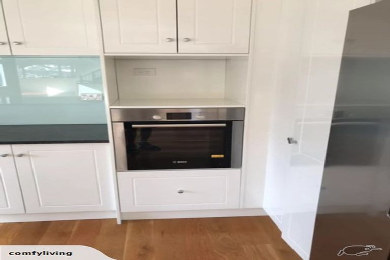 Photo of property in 4 Ballyboe Place, Pinehill, Auckland, 0632