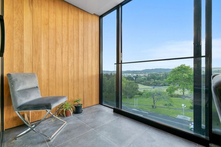 Photo of property in 301/1 Buscomb Avenue, Henderson, Auckland, 0610