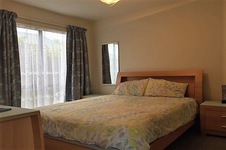 Photo of property in 2/27 Cardigan Bay Place, Addington, Christchurch, 8024