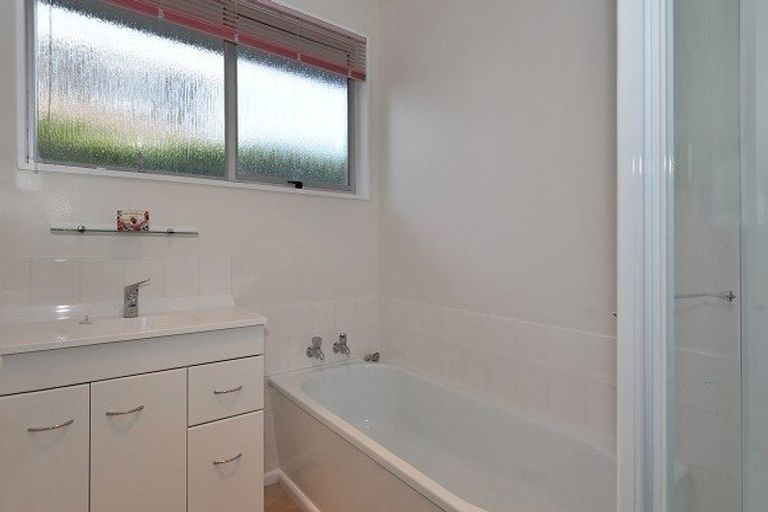 Photo of property in 1/34 Solway Avenue, Ilam, Christchurch, 8041