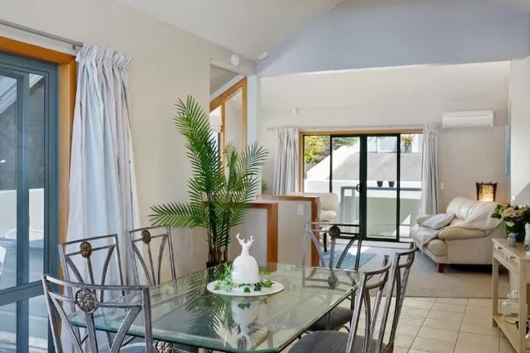 Photo of property in 2/870 Acacia Bay Road, Acacia Bay, Taupo, 3330